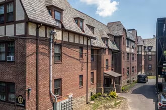 Building Photo - 85 S Lansdowne Ave