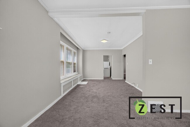 Building Photo - 643-645 Navahoe St