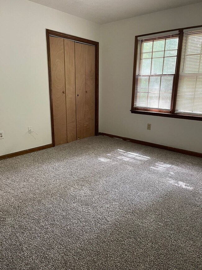Building Photo - 2BR Duplex off of Epps Bridge near Timothy...