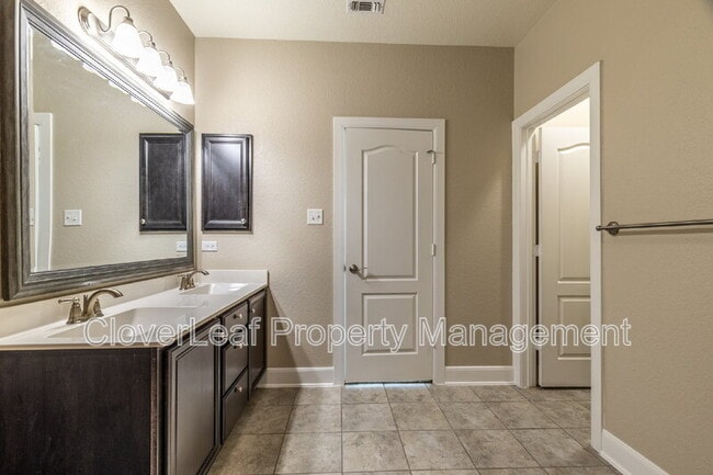 Building Photo - 693 Pond Springs
