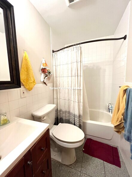 Building Photo - 179 Northampton St