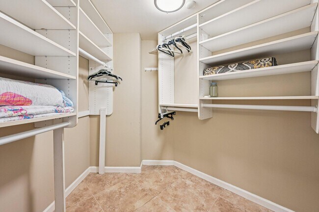 Building Photo - 8880 S Ocean Dr