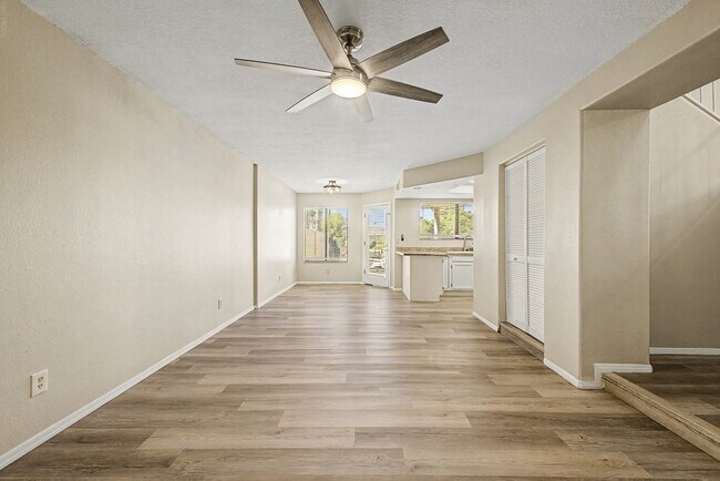 Building Photo - 184 S Willow Creek St