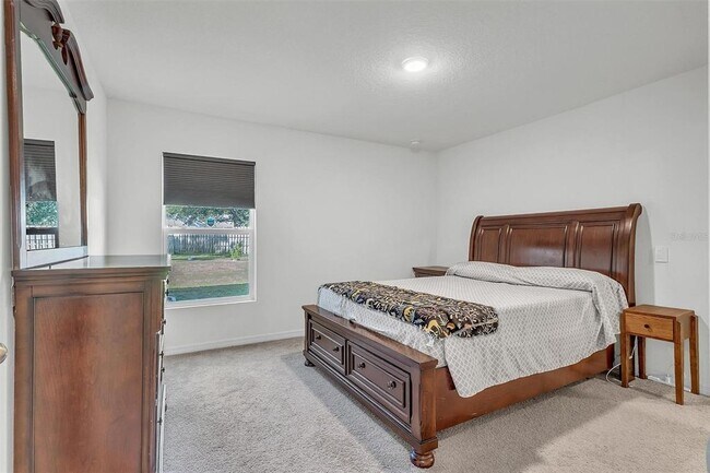 Building Photo - 159 Persimmon Dr