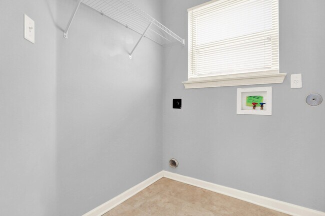 Building Photo - 7501 Bronze Dr