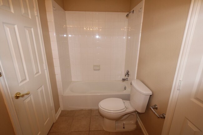 Building Photo - 6011 Hawkes Bay Ct