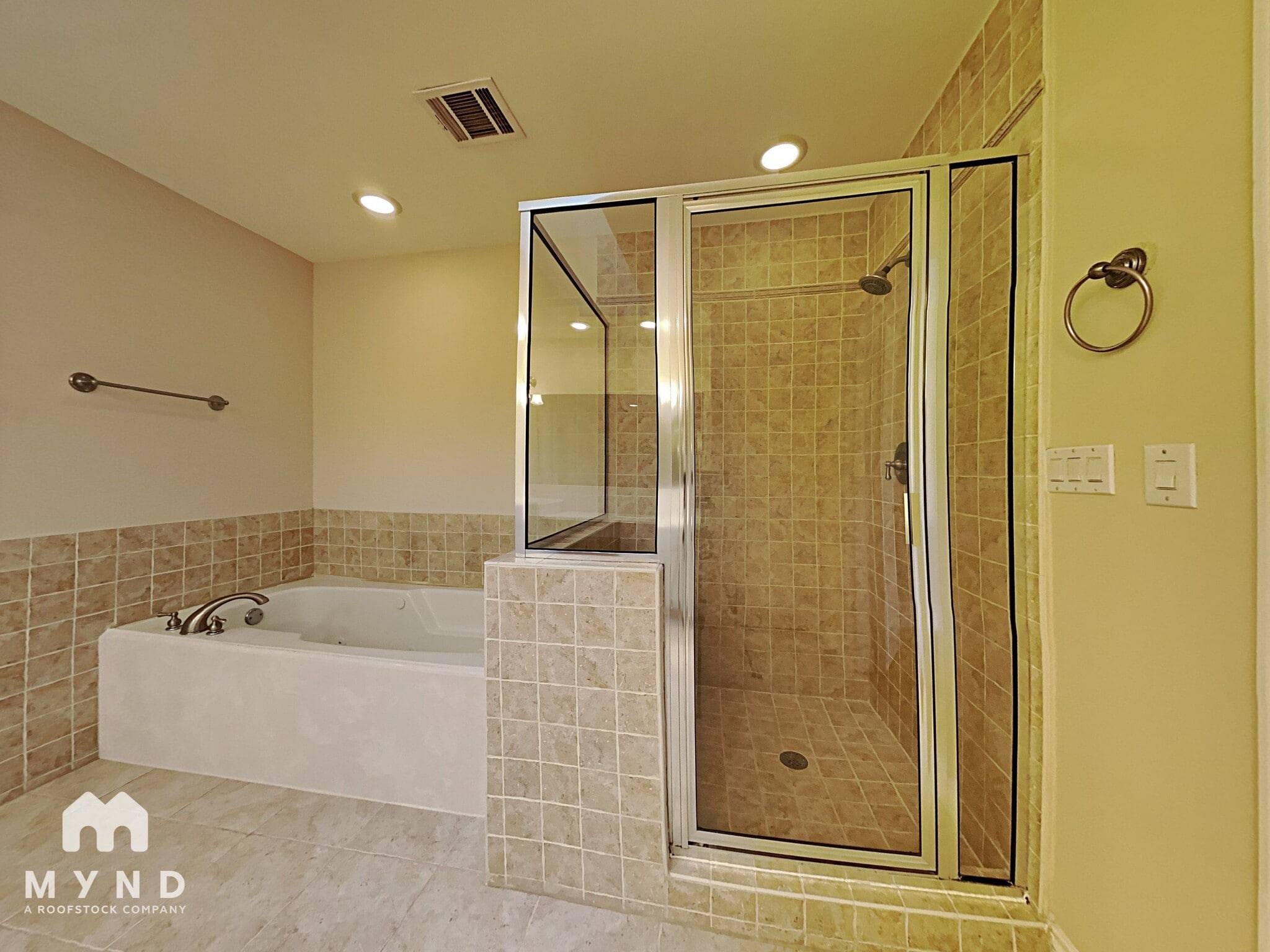 Building Photo - 321 Sandman St