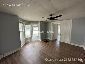Building Photo - 527 W Cedar St