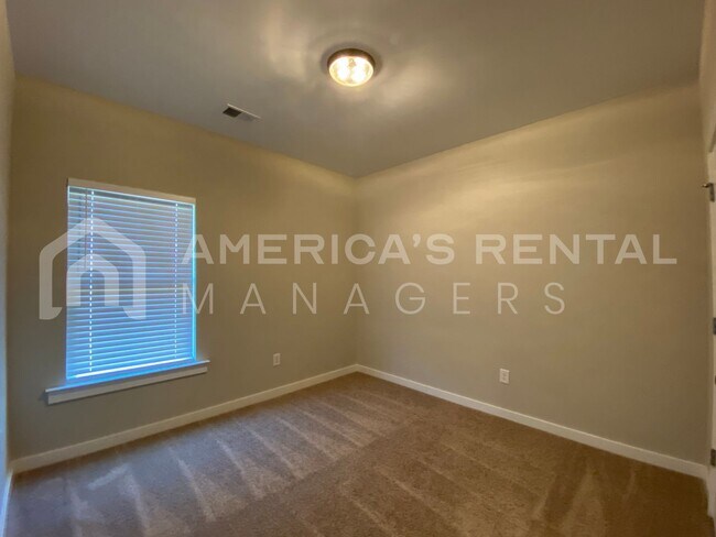Building Photo - MOVE IN SPECIAL!! Home for Rent in Jasper, AL!!! AVAILABLE NOW!! Sign a 13 Month Lease by 7/15/26...