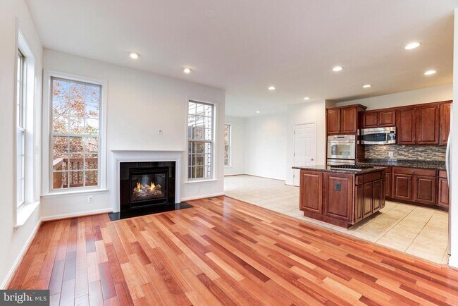 Building Photo - 42639 Chisholm Dr