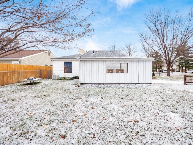 Building Photo - 7723 Stanlake Ct