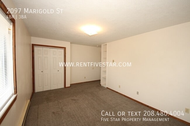 Building Photo - 2097 Marigold St