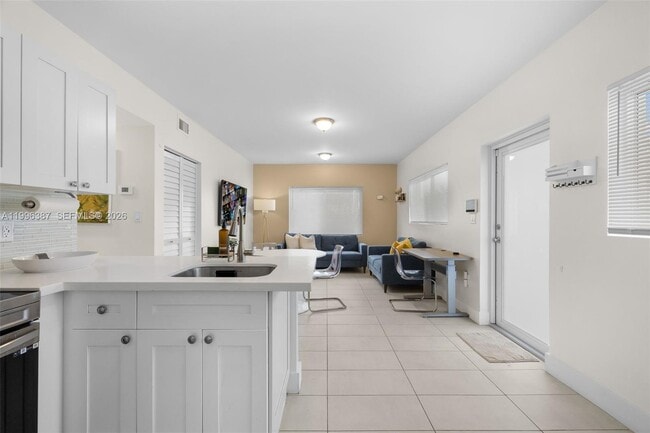 Building Photo - 1286 NE 109th St