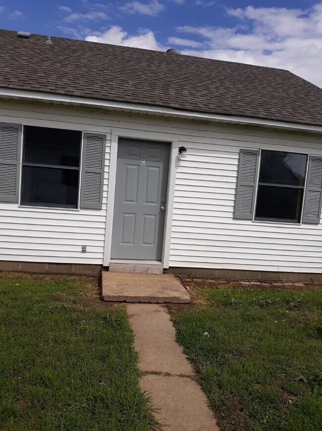 Building Photo - 695 Jill St
