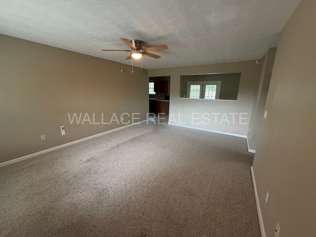 Building Photo - HALLS HAS IT -- ALL ONE LEVEL 3 BEDROOM HOME!!