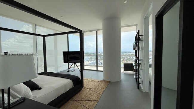 Building Photo - 2000 S Ocean Dr