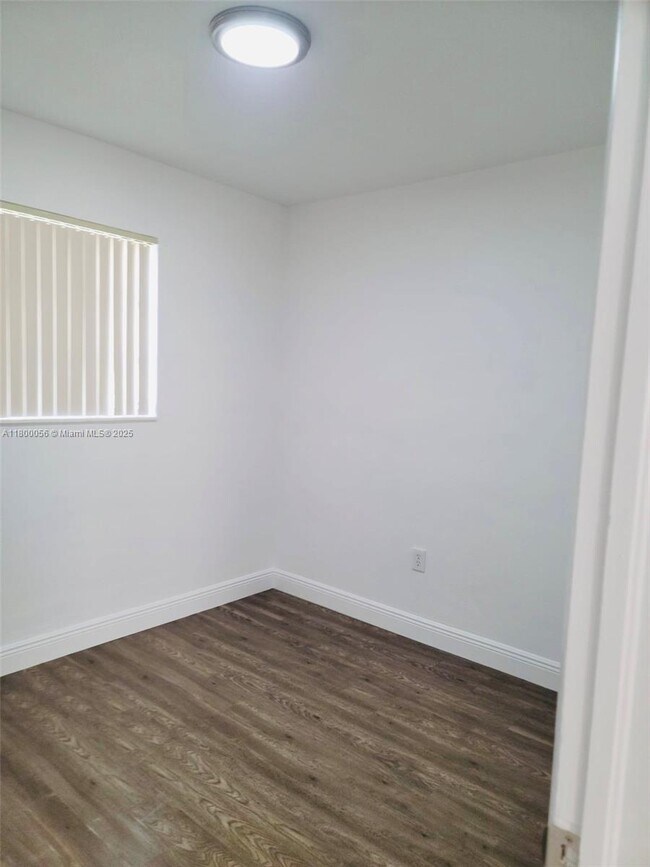 Building Photo - 4225 SW 98th Ct