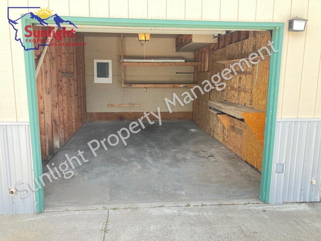 Building Photo - "Charming 2-Bed Oasis in Prime Billings Lo...
