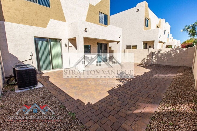 Building Photo - 544 N Alma School Rd