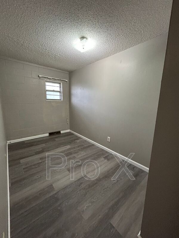 Building Photo - 825 S Cherokee St