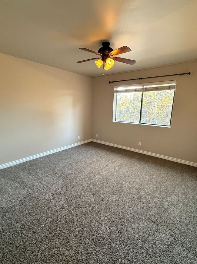 Building Photo - Cozy Flagstaff Rental