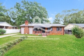 Building Photo - 105 Carver St