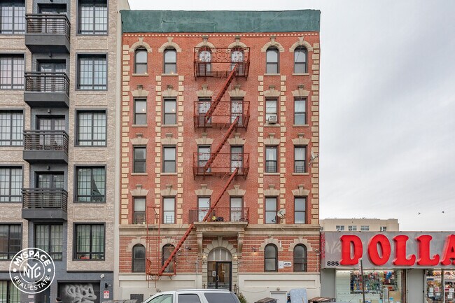 Building Photo - 879 Dekalb Ave