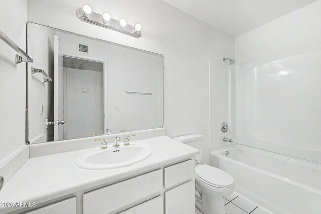 Building Photo - 2931 E Beck Ln