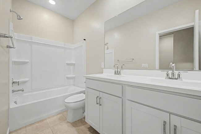 Building Photo - 4 bedroom 1 Story Home