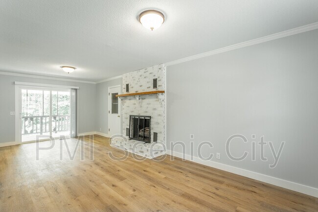 Building Photo - 508 Briar Park Ln