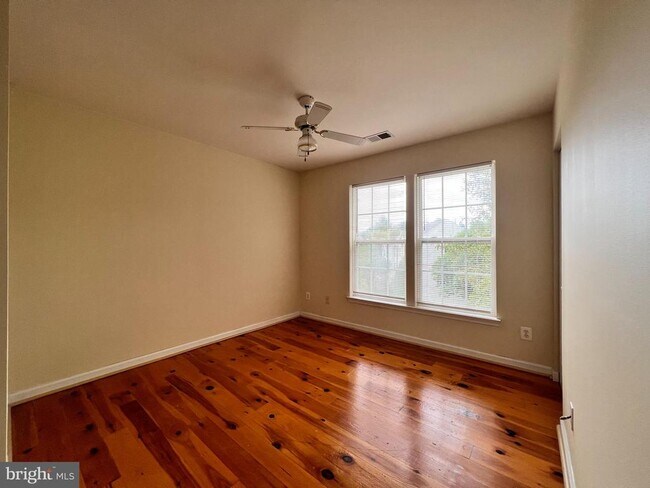 Building Photo - 10168 Elgin Way