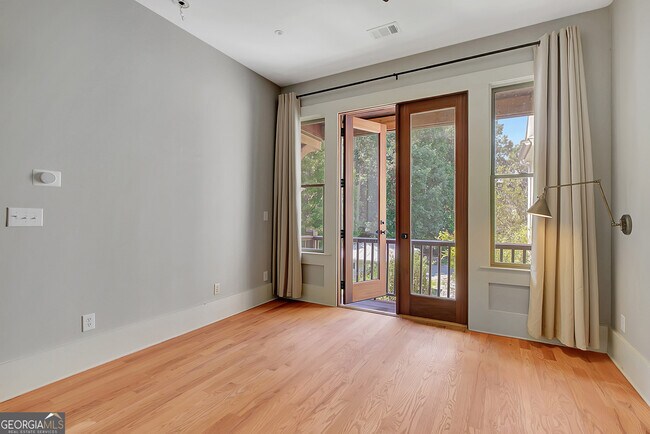 Building Photo - 10659 Serenbe Ln
