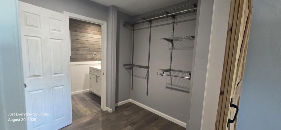 Building Photo - 11071 Bixler Cir