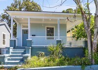Building Photo - 826 W Victory Dr