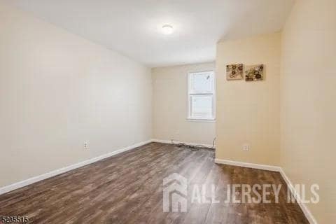 Building Photo - 272 Comstock St