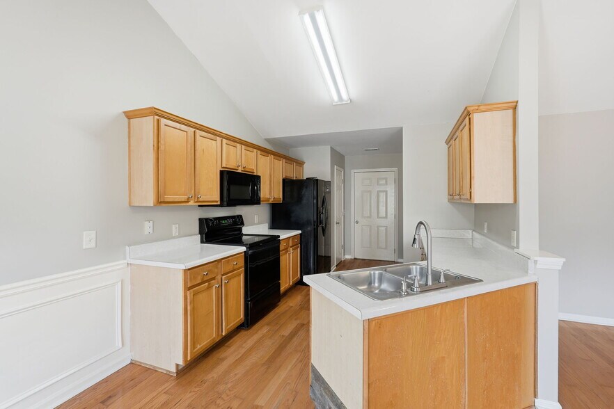 Building Photo - 5055 Blue Goose Ct