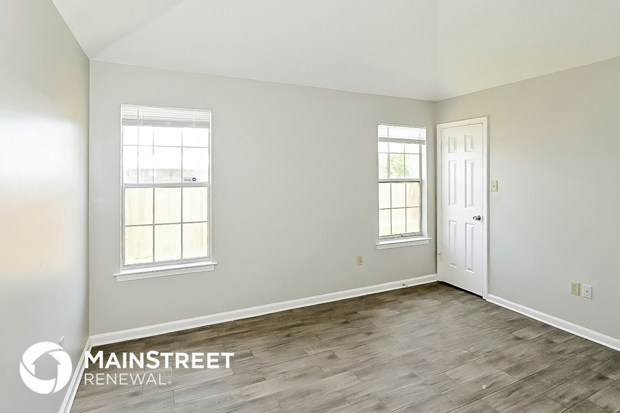 Building Photo - 6464 Elmwood Cove