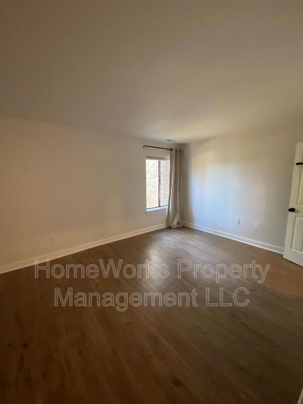 Building Photo - 10547 Twin Rivers Rd