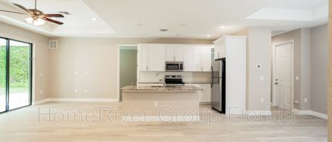 Building Photo - 2119 Hanford Ln