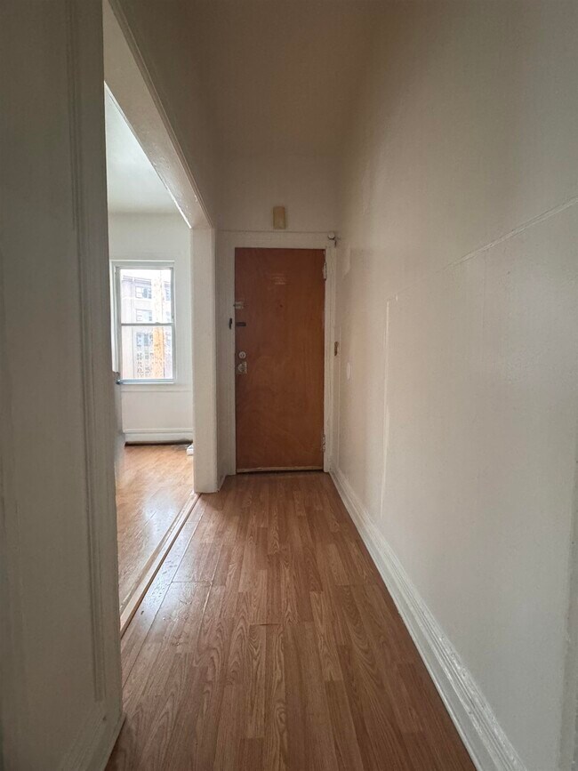 Building Photo - 318 Randolph Ave