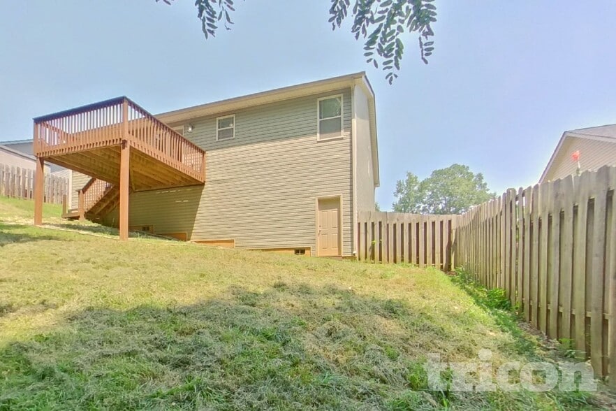 Building Photo - 456 Blairwood Ct