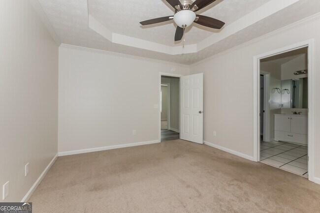 Building Photo - 135 Tara Way