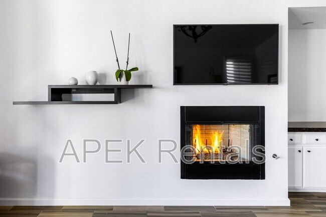 Building Photo - 2842 Sundance Cir W