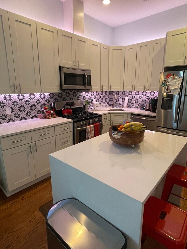 Updated kitchen - 1823 N Capitol St NE