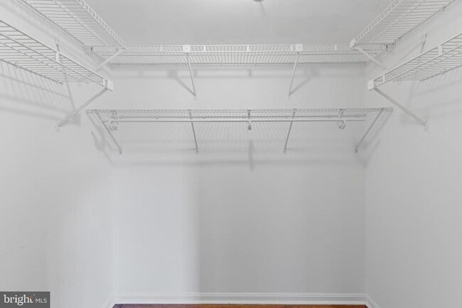 Building Photo - 10101 Grosvenor Pl