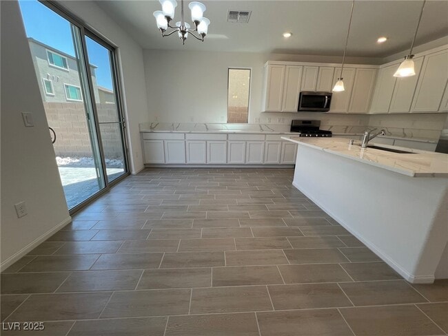 Building Photo - 7470 S Pioneer Way