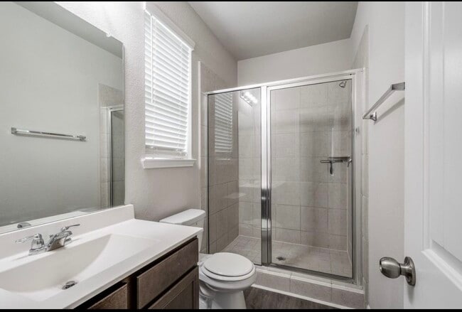 Building Photo - 17542 Holroyd Rd