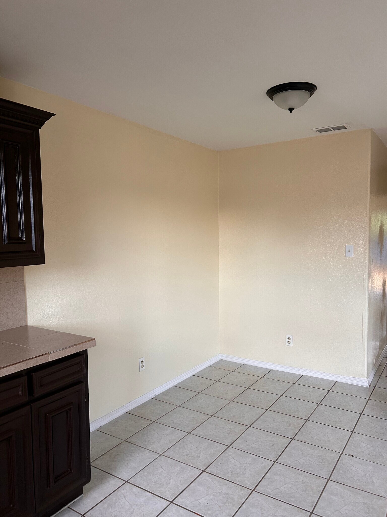 Building Photo - 4703 Young Dr