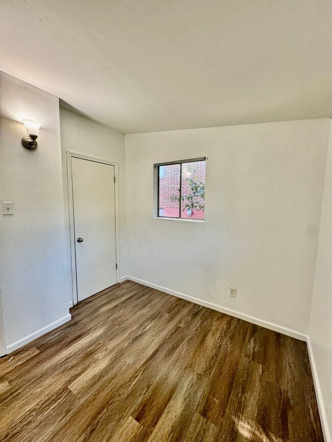 Building Photo - Charming 3-bedroom!