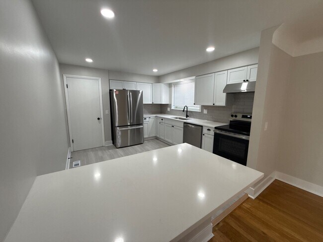 Building Photo - SFH Montgomery